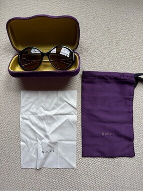 Gucci Black Round Women’s Sunglasses with Purple Velvet Case